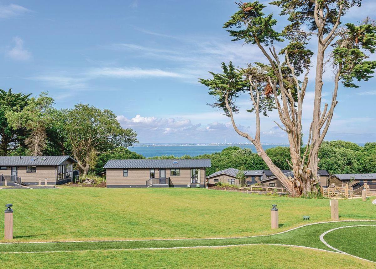 Woodside Bay Lodge Retreat Wootton Bridge  Екстериор снимка