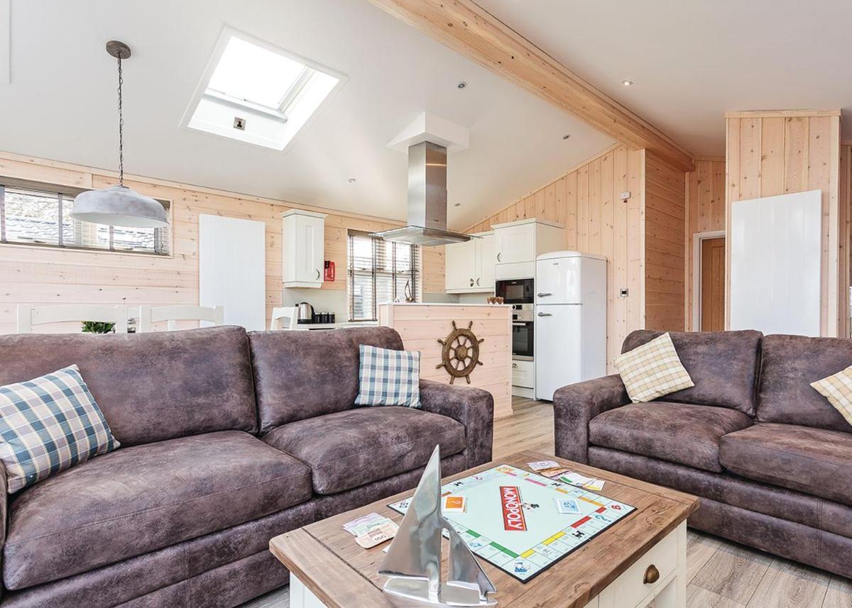 Woodside Bay Lodge Retreat Wootton Bridge  Екстериор снимка